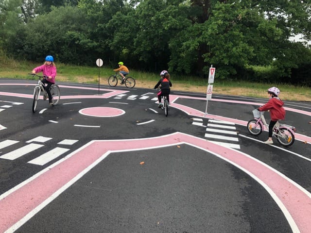 Image média: Apprenons la rue à nos enfants !
